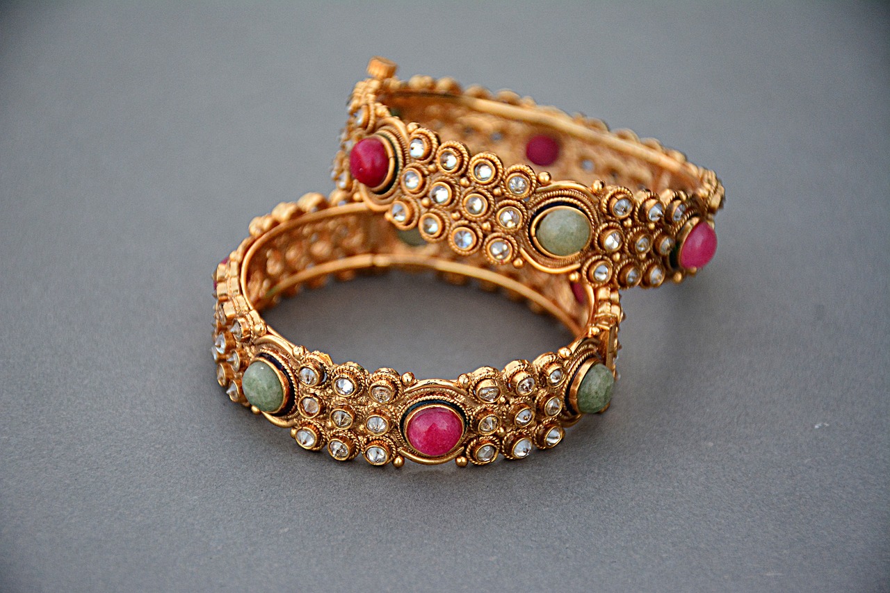jewellery, gold, gold jewelry-1175535.jpg